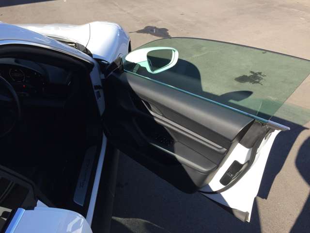 ポルシェ タイカン ４Ｓ パフォーマンスバッテリー プラス ４シート ４ＷＤ R3年 (東海) 99