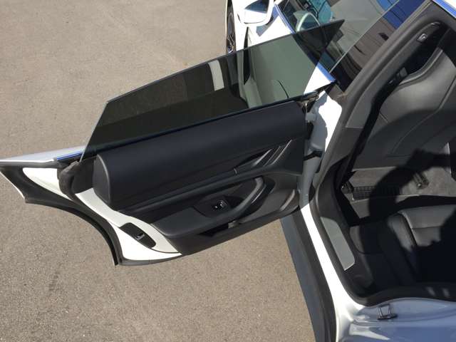 ポルシェ タイカン ４Ｓ パフォーマンスバッテリー プラス ４シート ４ＷＤ R3年 (東海) 99