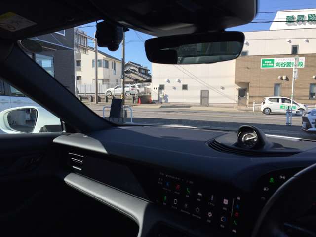 ポルシェ タイカン ４Ｓ パフォーマンスバッテリー プラス ４シート ４ＷＤ R3年 (東海) 99