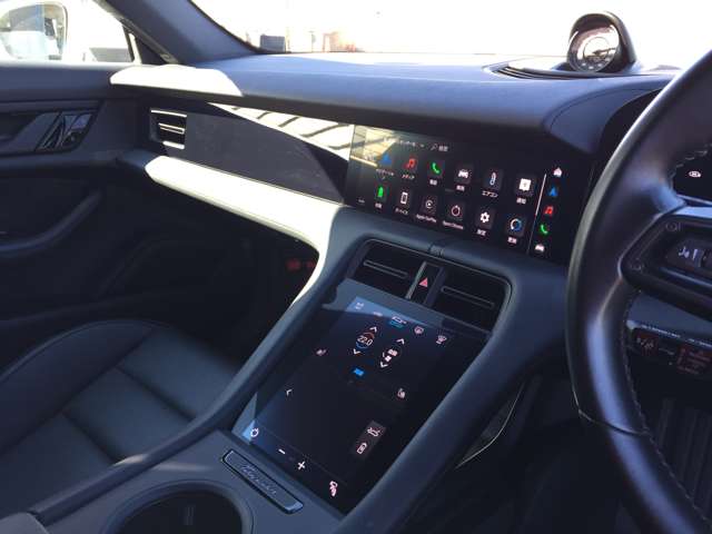 ポルシェ タイカン ４Ｓ パフォーマンスバッテリー プラス ４シート ４ＷＤ R3年 (東海) 99