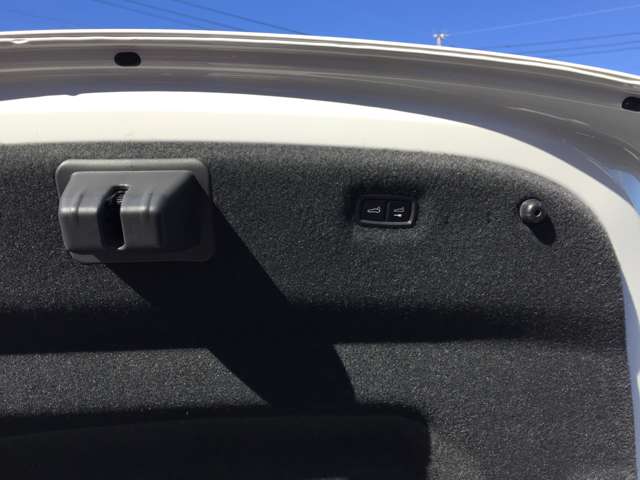 ポルシェ タイカン ４Ｓ パフォーマンスバッテリー プラス ４シート ４ＷＤ R3年 (東海) 99