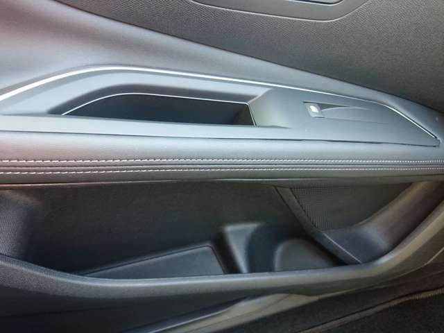 プジョー ３００８ ブルーＨＤＩ クリーン エディション ディーゼルターボ R1年 (東北) 99