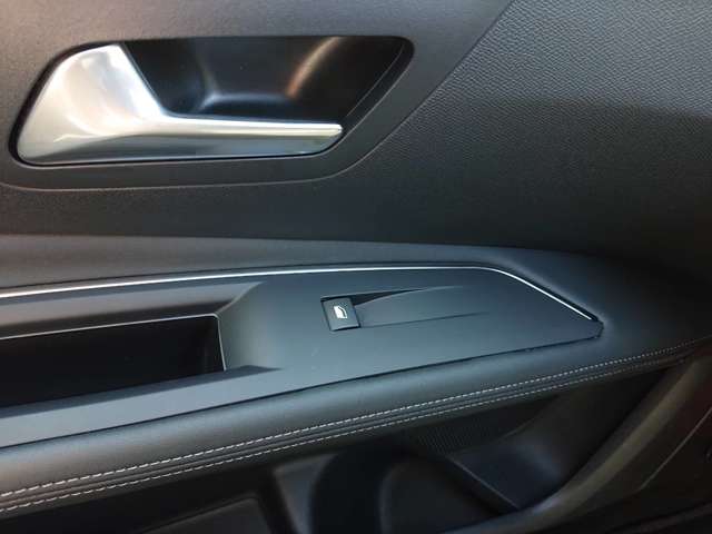 プジョー ３００８ ブルーＨＤＩ クリーン エディション ディーゼルターボ R1年 (東北) 99