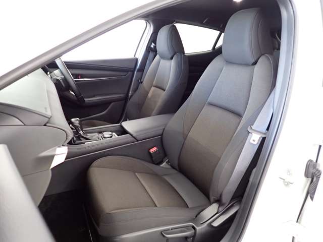 マツダ ＭＡＺＤＡ３　ファストバック １．８ ＸＤ プロアクティブ ディーゼルターボ R4年 (関東) 99