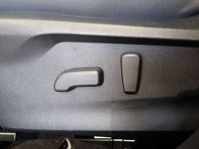 スバル フォレスター　ハイブリッド ２．０ アドバンス ４ＷＤ R4年 (関東) 99