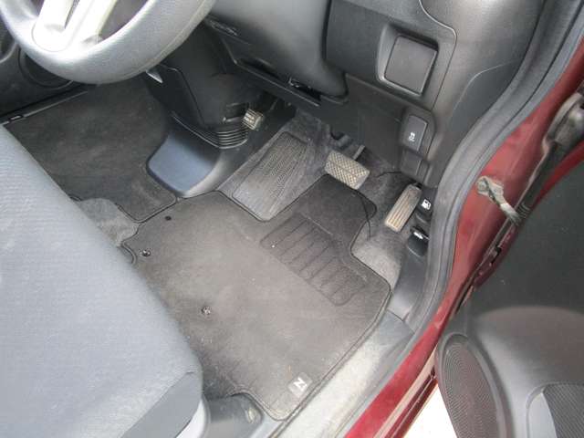 ホンダ Ｎ　ＢＯＸ ６６０ カスタムＧ ４ＷＤ H24年 (中国) 99