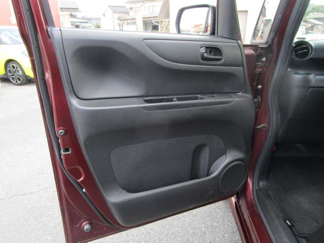 ホンダ Ｎ　ＢＯＸ ６６０ カスタムＧ ４ＷＤ H24年 (中国) 99