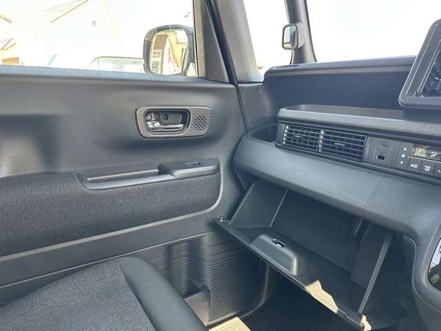 ホンダ Ｎ　ＢＯＸ カスタム ６６０ R6年 (東海) 99