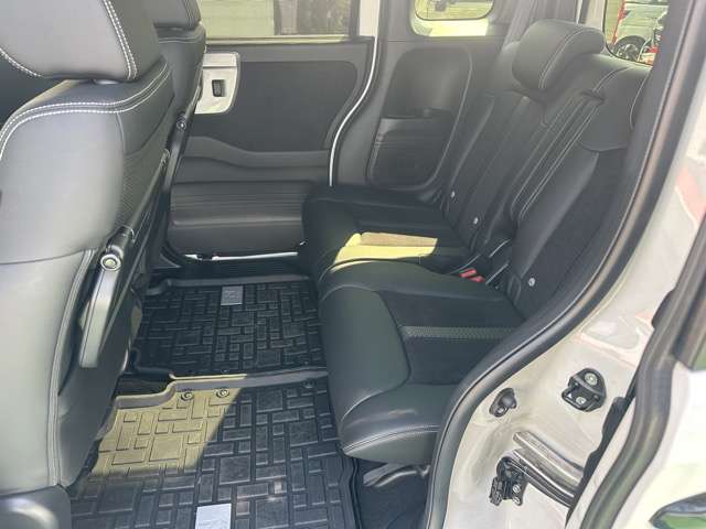 ホンダ Ｎ　ＢＯＸ カスタム ６６０ Ｌ ターボ スタイルプラス ブラック R5年 (東海) 99