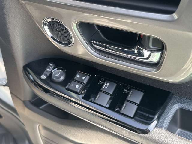 ホンダ Ｎ　ＢＯＸ カスタム ６６０ Ｌ ターボ スタイルプラス ブラック R5年 (東海) 99