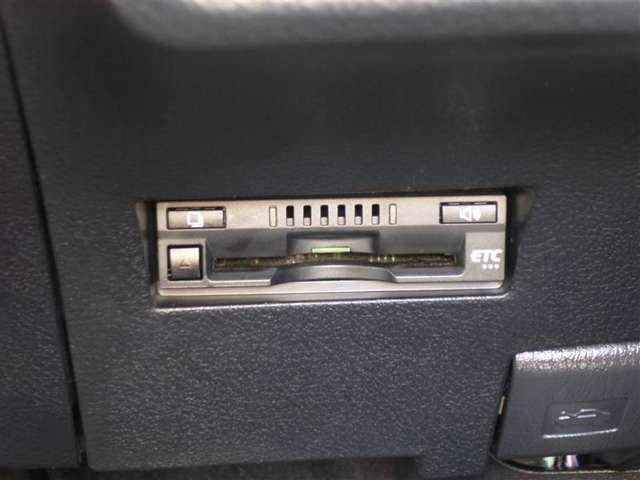 トヨタ カローラフィールダー　ハイブリッド １．５ ハイブリッド Ｇ Ｗ×Ｂ H30年 () 99