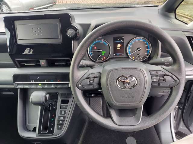 トヨタ ノア １．８ ハイブリッド Ｘ R7年 (九州・沖縄) 99