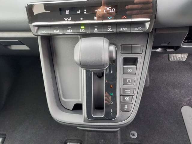 トヨタ ノア １．８ ハイブリッド Ｘ R7年 (九州・沖縄) 99