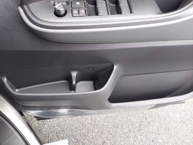 トヨタ ノア １．８ ハイブリッド Ｘ R7年 (九州・沖縄) 99