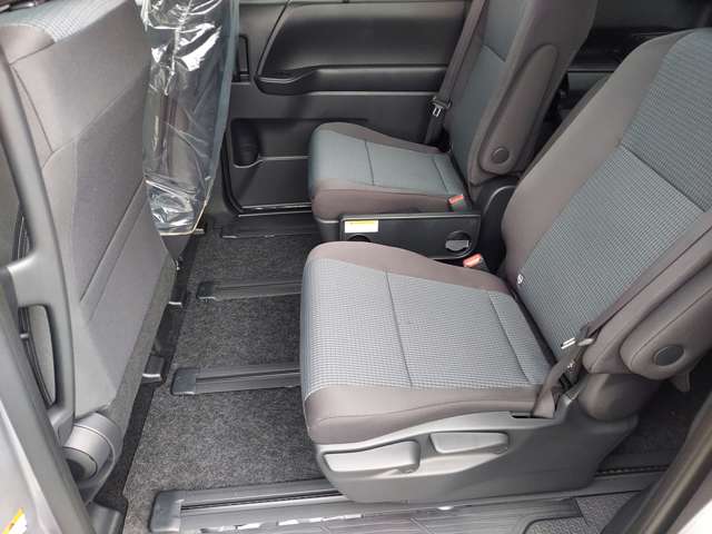 トヨタ ノア １．８ ハイブリッド Ｘ R7年 (九州・沖縄) 99