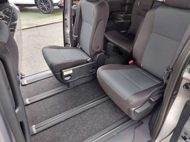 トヨタ ノア １．８ ハイブリッド Ｘ R7年 (九州・沖縄) 99