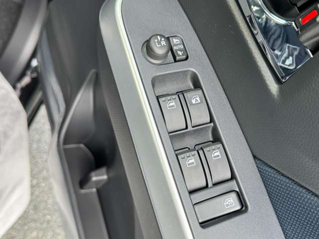 トヨタ ルーミー １．０ カスタム Ｇ R7年 (九州・沖縄) 99