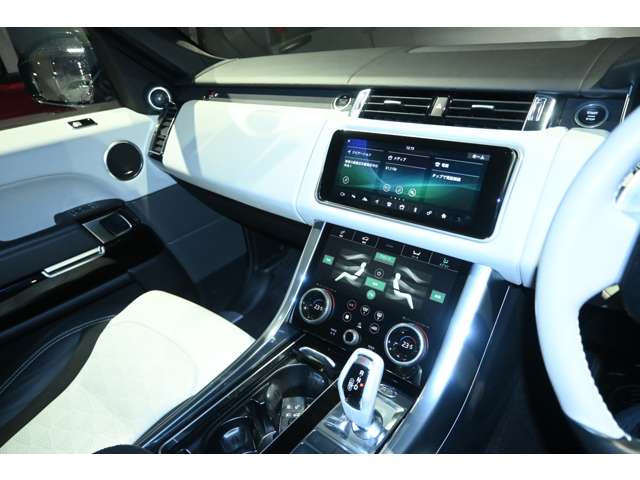 ランドローバー レンジローバー ＳＶＲ （５．０リッター ５７５ＰＳ） ４ＷＤ R2年 (関東) 99