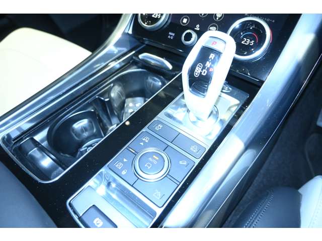 ランドローバー レンジローバー ＳＶＲ （５．０リッター ５７５ＰＳ） ４ＷＤ R2年 (関東) 99