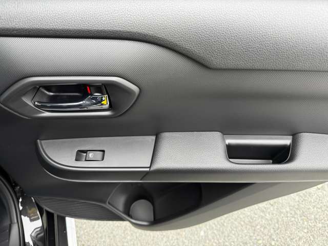 トヨタ ライズ　ハイブリッド ハイブリッド １．２ Ｚ R7年 (九州・沖縄) 99