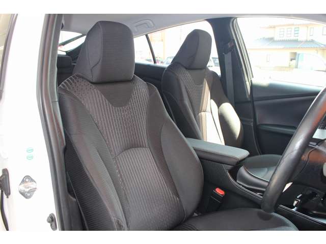 トヨタ プリウス １．８ Ｓ H29年 (関東) 99