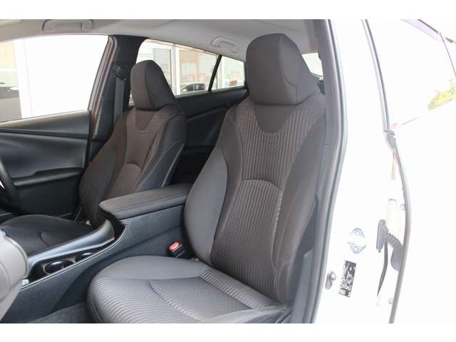 トヨタ プリウス １．８ Ｓ H29年 (関東) 99