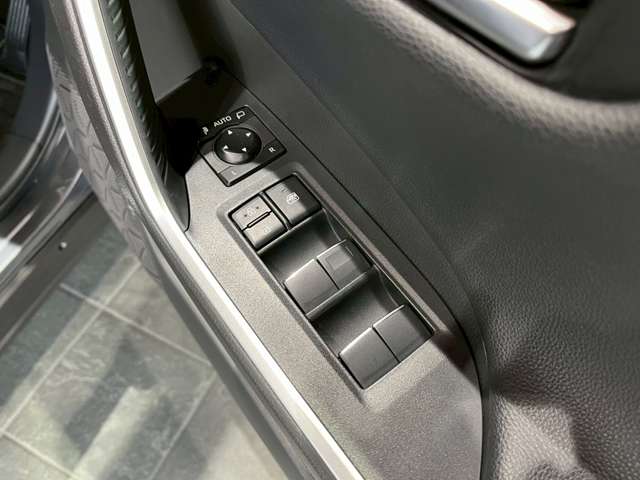 トヨタ ＲＡＶ４ ２．５ ハイブリッド Ｇ Ｅ－ＦＯＵＲ ４ＷＤ R2年 (近畿) 99