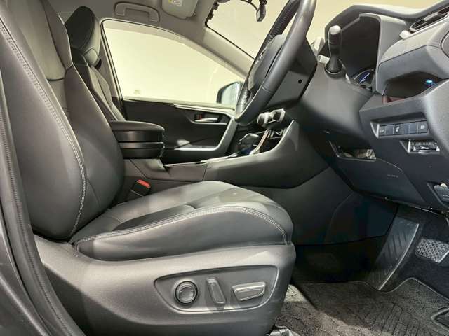 トヨタ ＲＡＶ４ ２．５ ハイブリッド Ｇ Ｅ－ＦＯＵＲ ４ＷＤ R2年 (近畿) 99