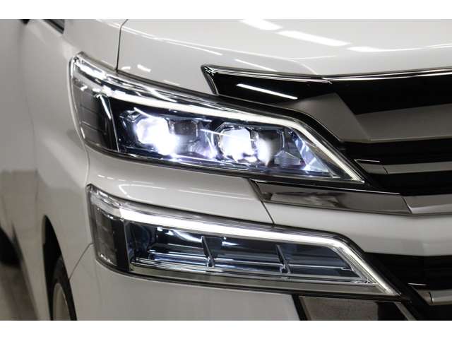 トヨタ ヴェルファイア ２．５ Ｘ R1年 (東海) 99