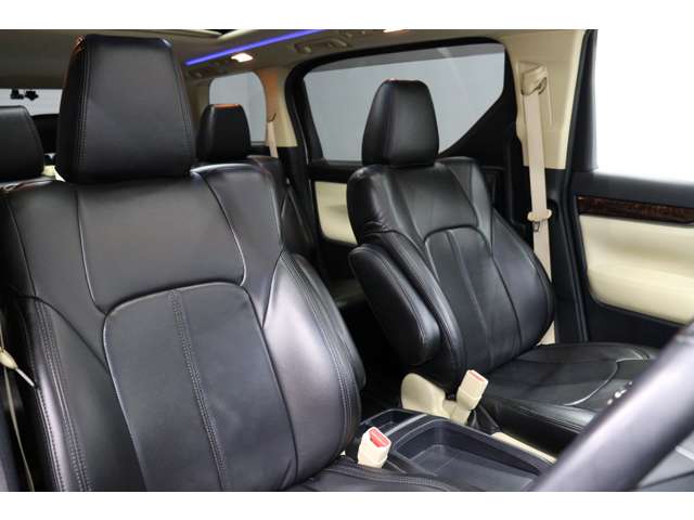 トヨタ ヴェルファイア ２．５ Ｘ R1年 (東海) 99