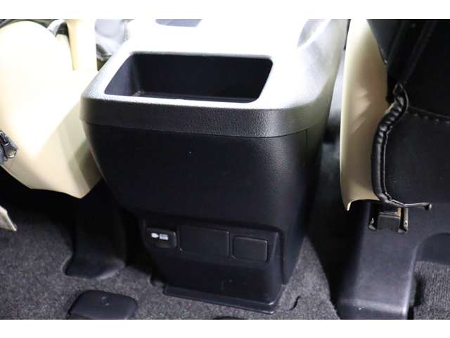 トヨタ ヴェルファイア ２．５ Ｘ R1年 (東海) 99