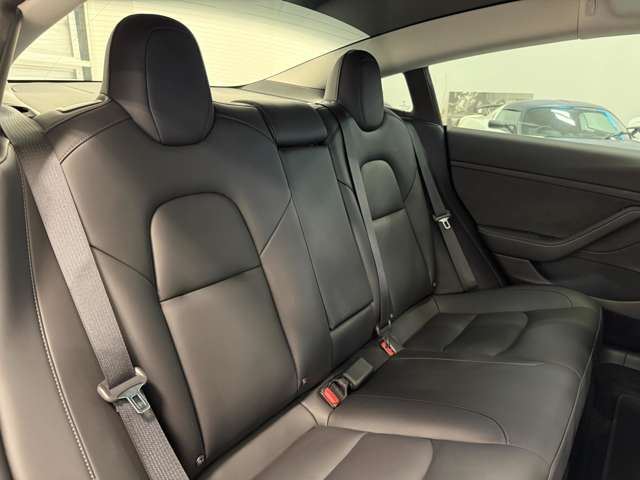 テスラ モデル３ ロングレンジ R3年 (関東) 99