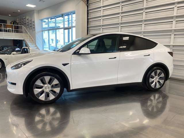 テスラ モデルＹ ＲＷＤ R5年 (関東) 99