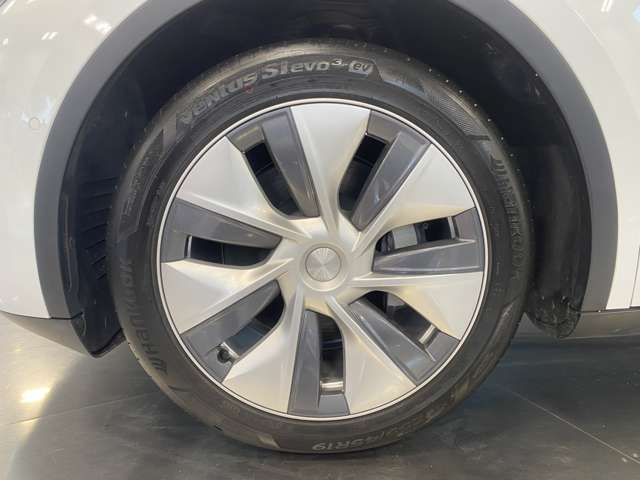 テスラ モデルＹ ＲＷＤ R5年 (関東) 99