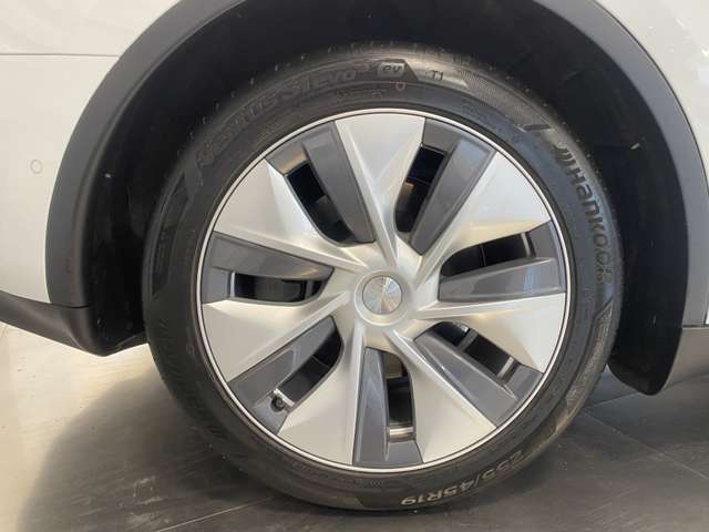 テスラ モデルＹ ＲＷＤ R5年 (関東) 99