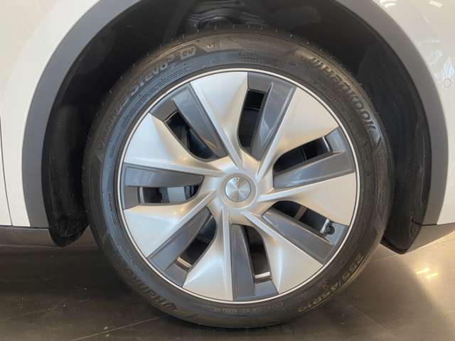 テスラ モデルＹ ＲＷＤ R5年 (関東) 99