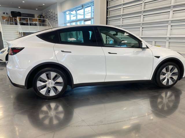 テスラ モデルＹ ＲＷＤ R5年 (関東) 99