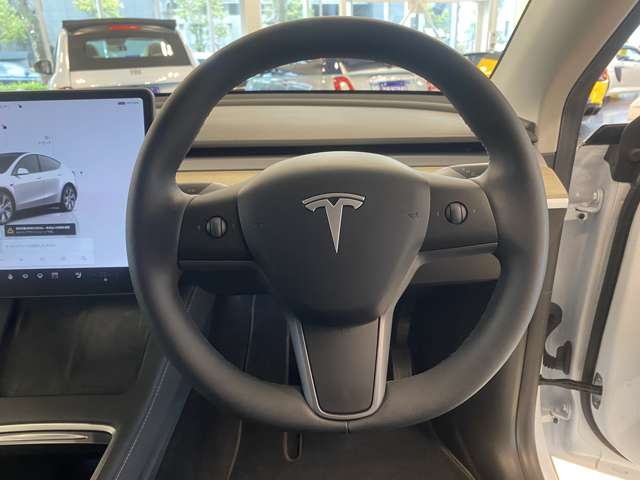 テスラ モデルＹ ＲＷＤ R5年 (関東) 99