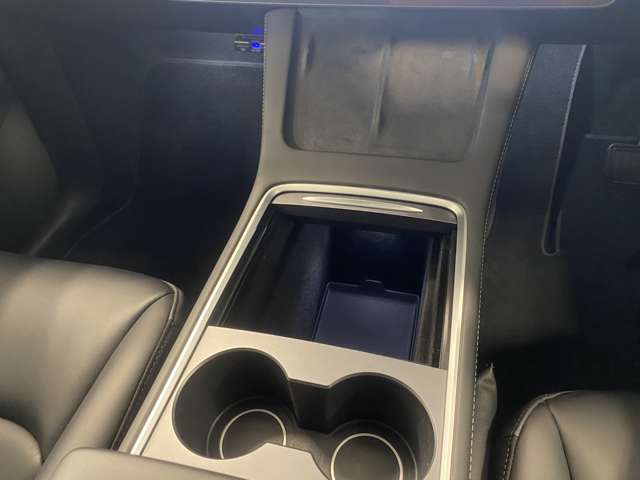 テスラ モデルＹ ＲＷＤ R5年 (関東) 99