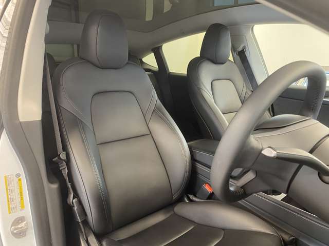 テスラ モデルＹ ＲＷＤ R5年 (関東) 99