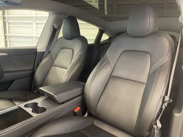 テスラ モデルＹ ＲＷＤ R5年 (関東) 99