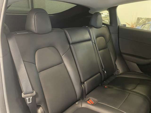 テスラ モデルＹ ＲＷＤ R5年 (関東) 99