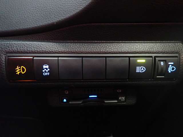 トヨタ カローラ １．８ ハイブリッド Ｓ R2年 (関東) 99