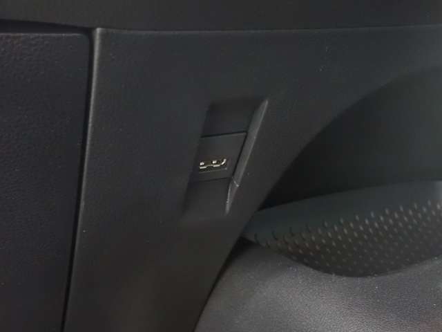 トヨタ カローラ １．８ ハイブリッド Ｓ R2年 (関東) 99