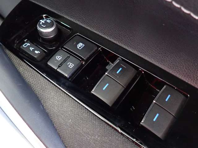 トヨタ カローラ １．８ ハイブリッド Ｓ R2年 (関東) 99