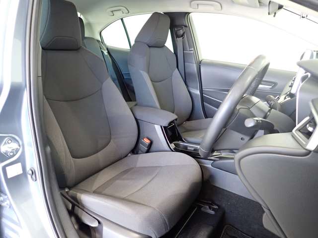 トヨタ カローラ １．８ ハイブリッド Ｓ R2年 (関東) 99