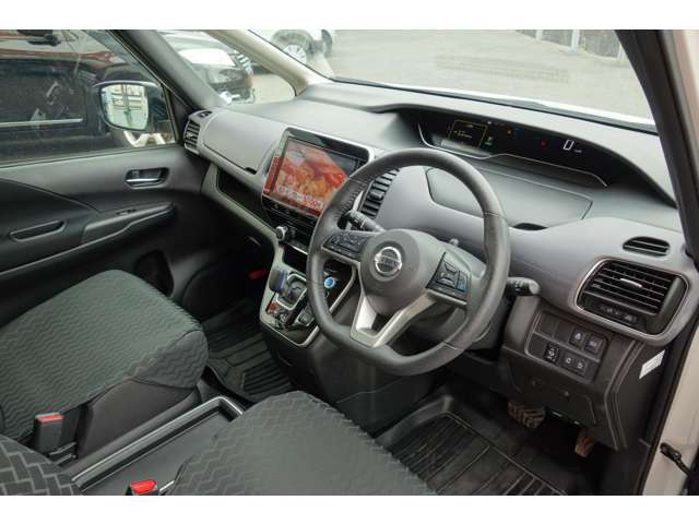 日産 セレナ １．２ Ｅ－ＰＯＷＥＲ ハイウェイスター Ｖ R1年 () 99