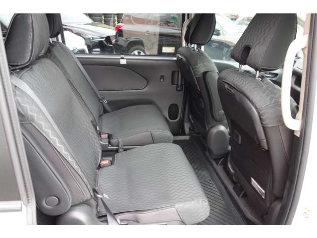 日産 セレナ １．２ Ｅ－ＰＯＷＥＲ ハイウェイスター Ｖ R1年 () 99