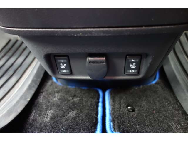 日産 セレナ １．２ Ｅ－ＰＯＷＥＲ ハイウェイスター Ｖ R1年 () 99