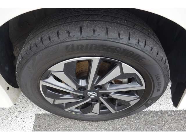 日産 セレナ １．２ Ｅ－ＰＯＷＥＲ ハイウェイスター Ｖ R1年 () 99